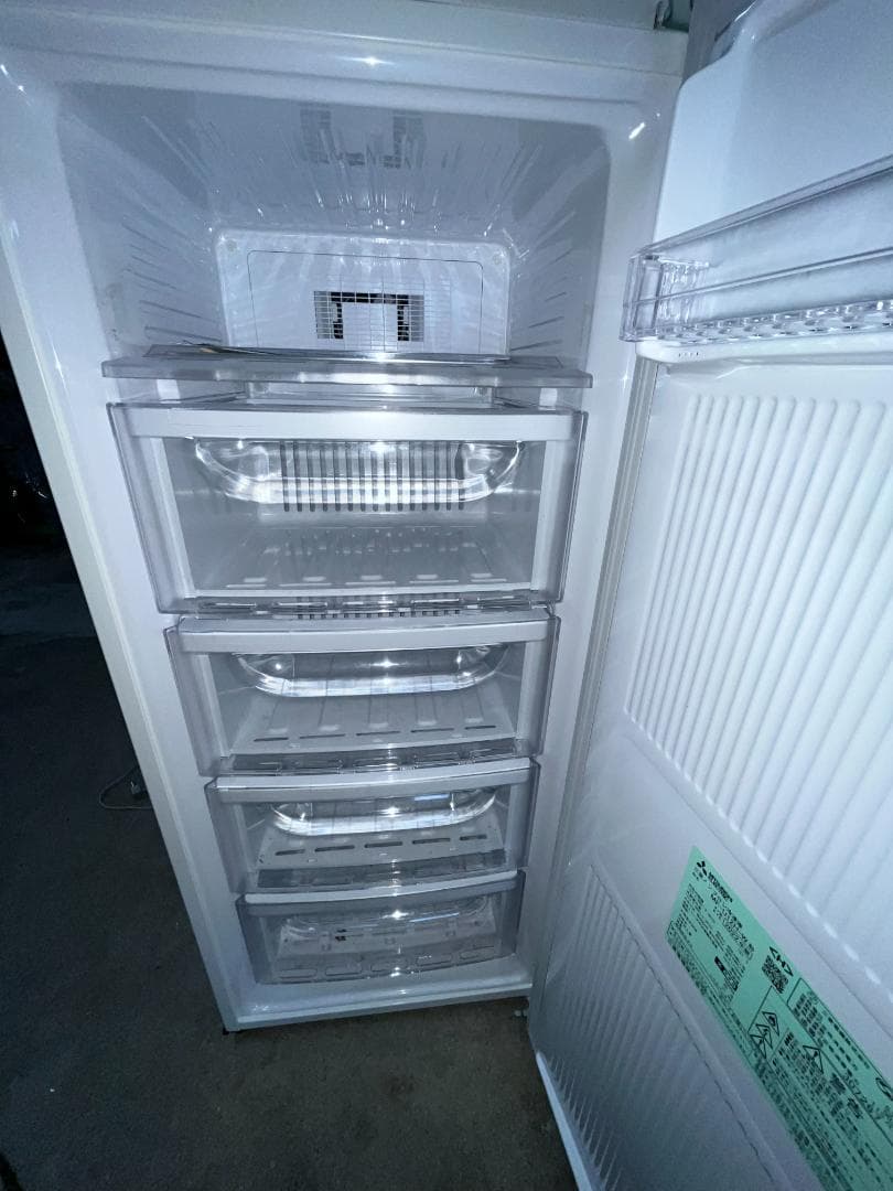 【美品】三菱 冷凍庫 2022年 121L 省エネ 静音 MF-U12H-W