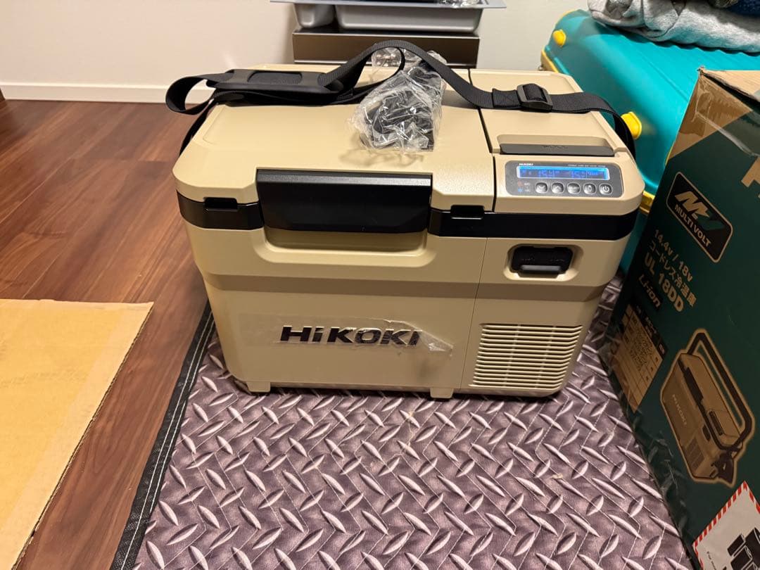 HIKOKI 冷温庫 ベージュ LED照明付き