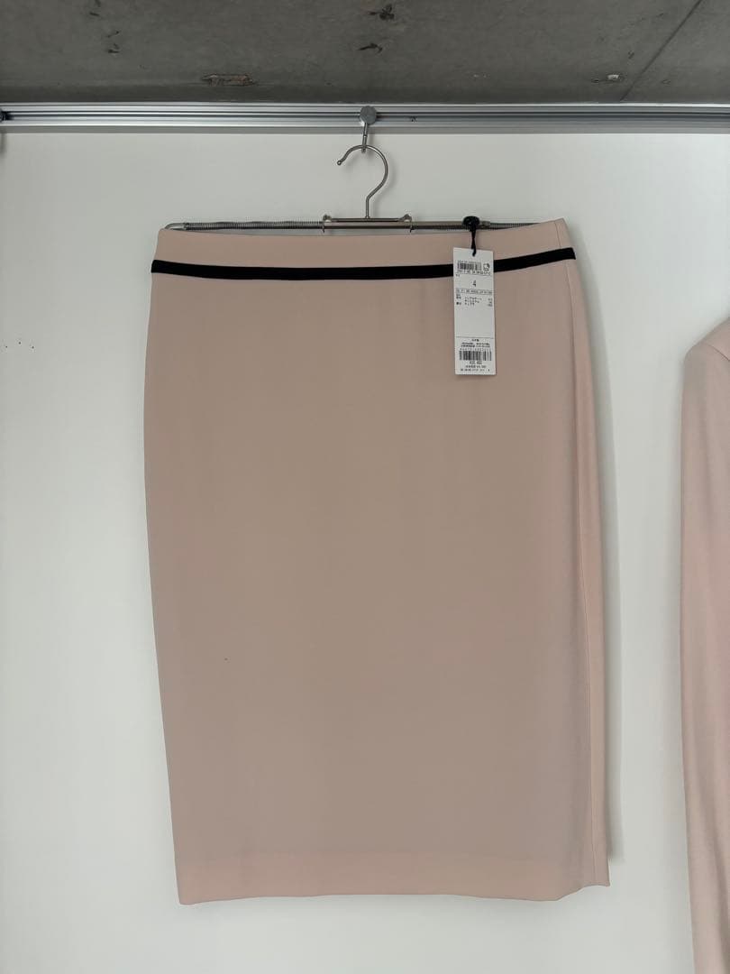 ベイジ beige cindy スカートスーツ上下 サイズ4 新品未使用タグ付き