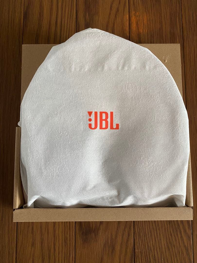 新品 JBL TUNE 770NC ワイヤレスヘッドホン ホワイト