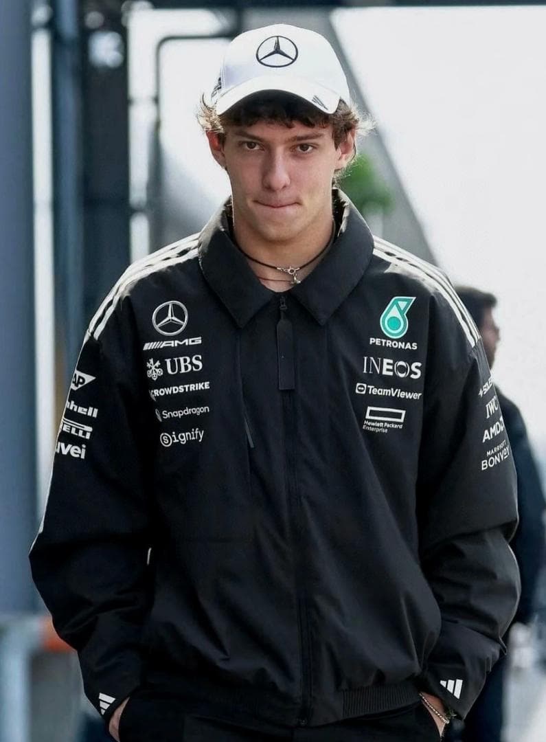 Mercedes-AMG Petronas F1 コラボレーションジャケット