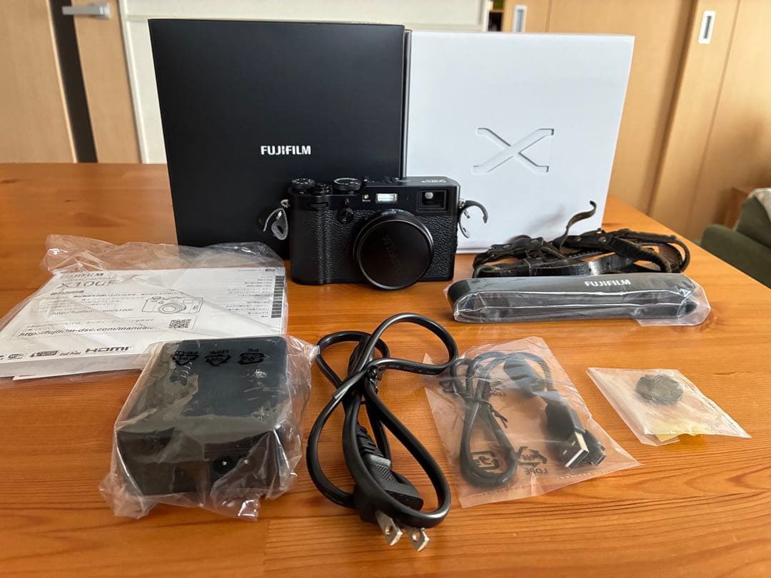 ⭐︎極上品1100ショット　富士フイルム　fujifilm X100f おまけ付き