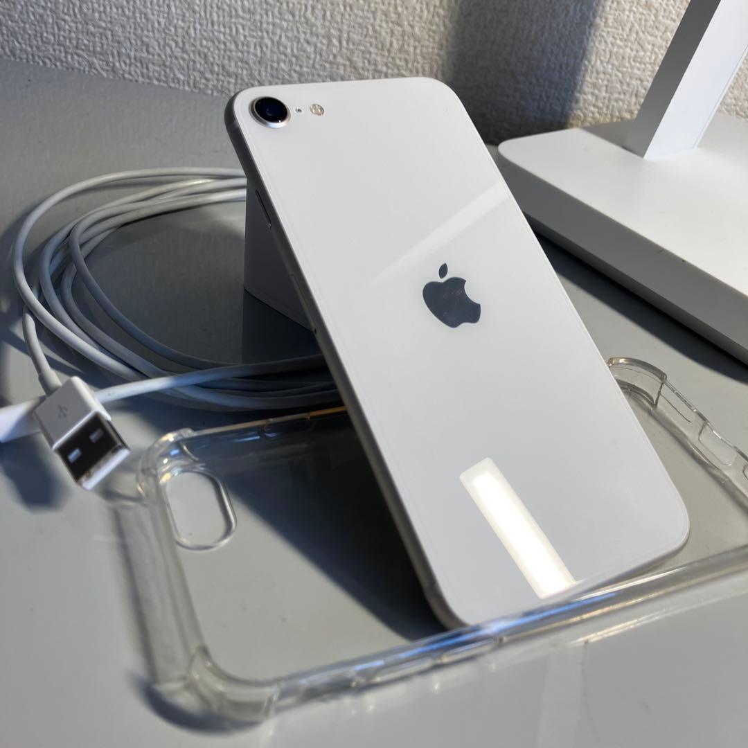 iPhone SE3 64G ホワイト 本体 ケース充電器付き