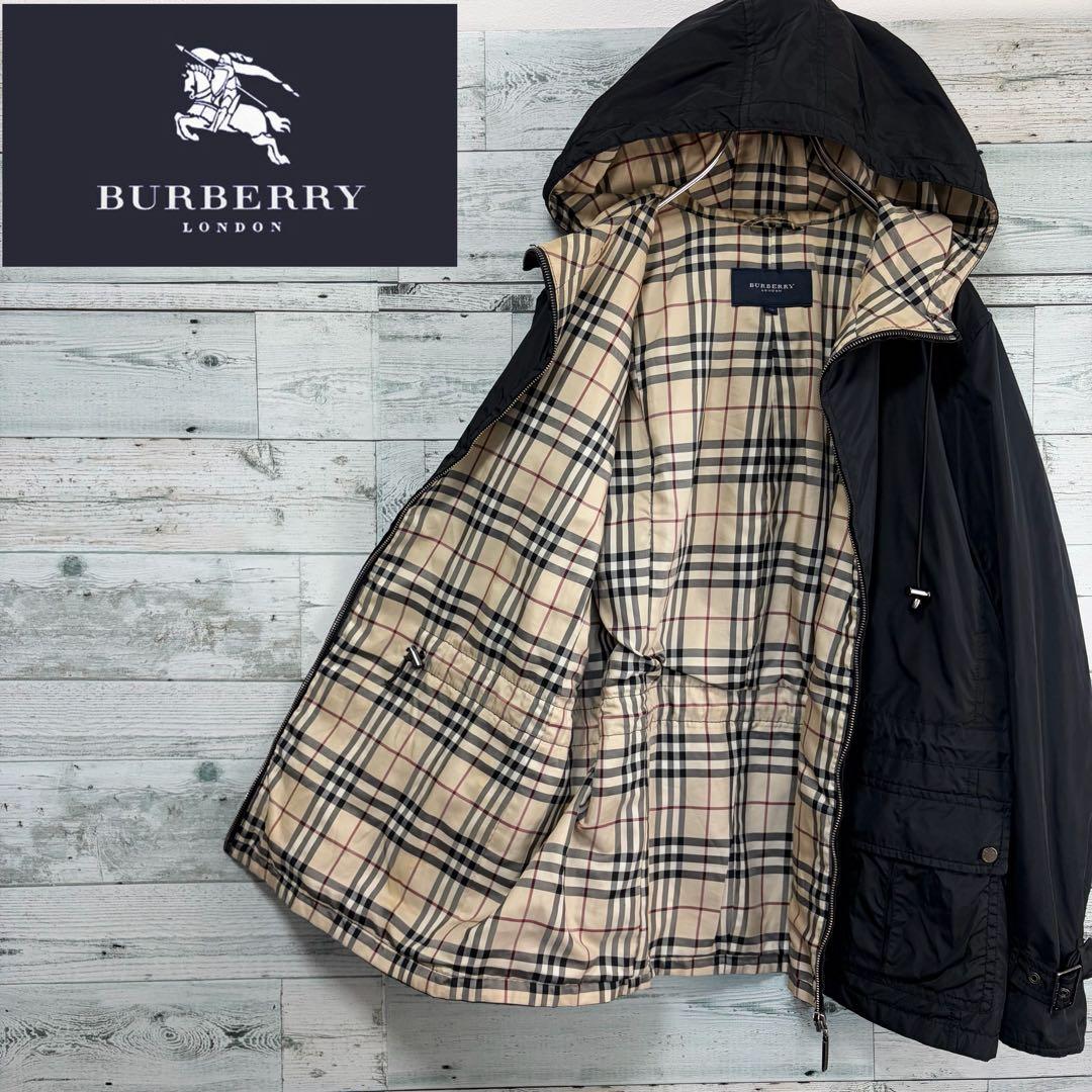 バーバリーロンドン　ナイロンジャケット　フーデッドジャケット　裏地ノバチェック柄
