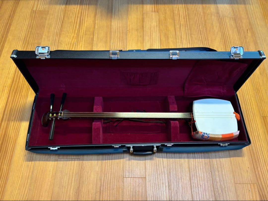 三味線本体・ケース付き
