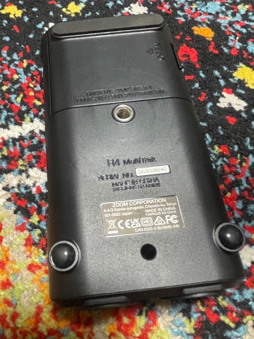 Zoom R4 マルチトラックレコーダー　ケース付き箱無し
