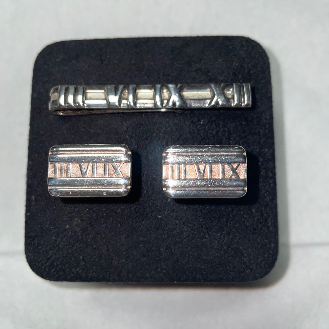 ティファニー　カフリンクスとネクタイピンのセット