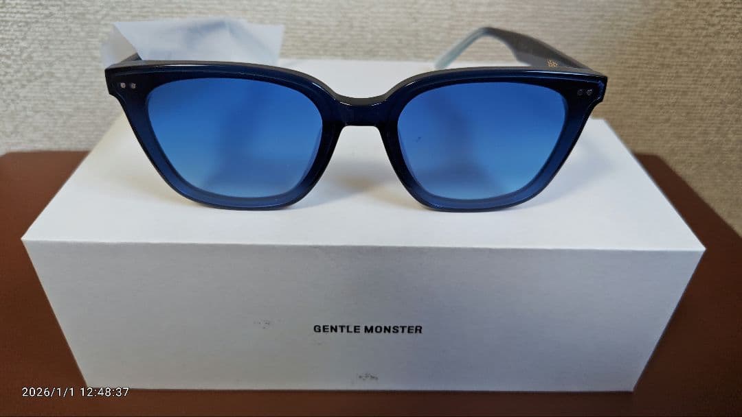 GENTLE MONSTER 青いレンズ サングラス