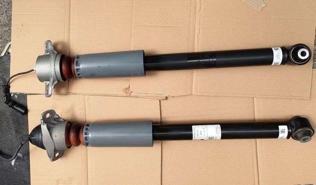 アウディ8S TT TTS A3 S3 8V リアマグネティックライド