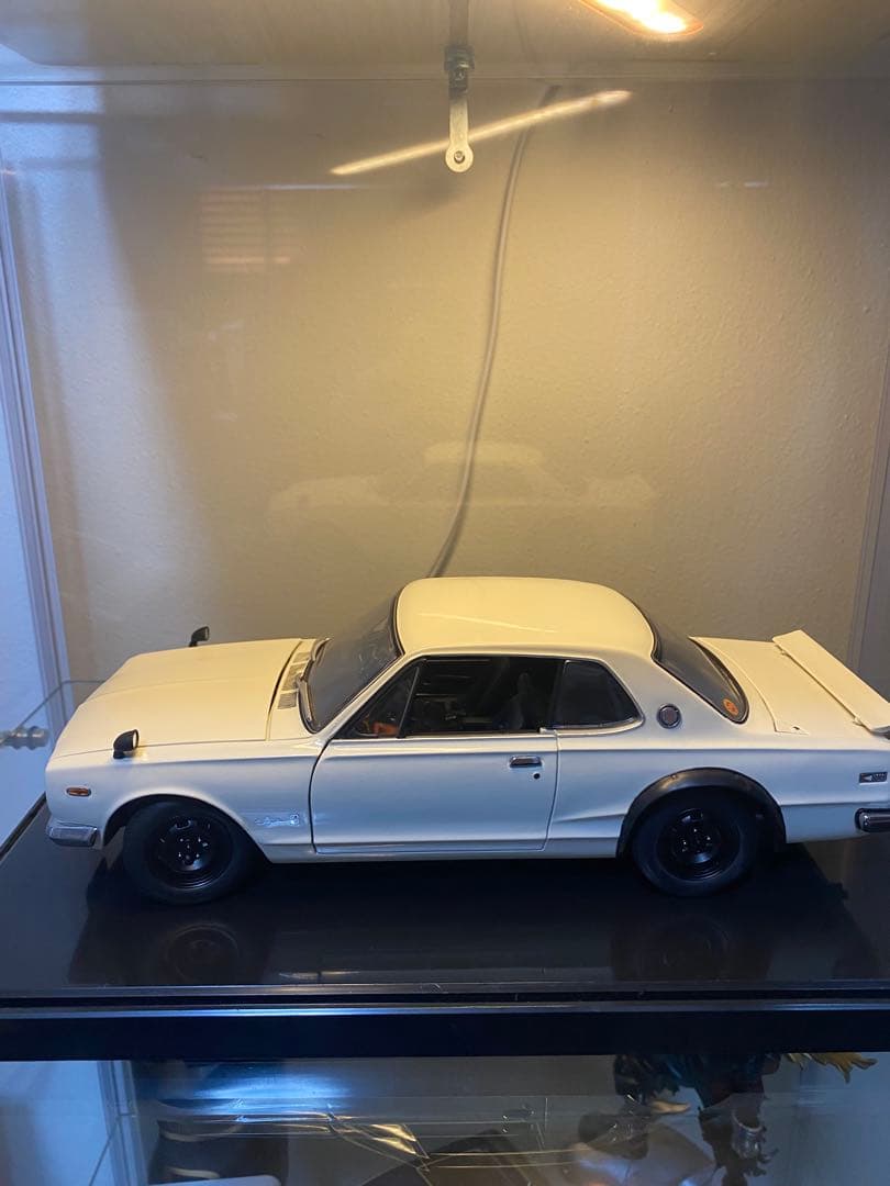 スカイライン 1/18 京商