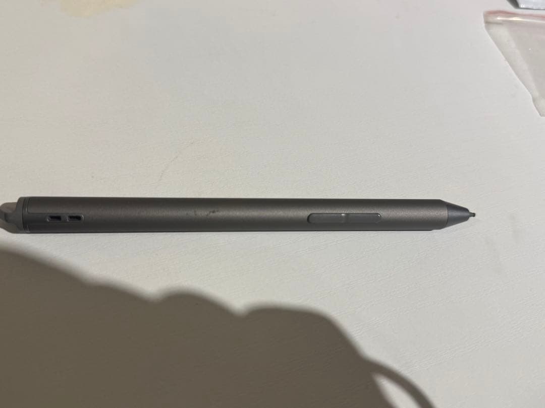 QUADERNO、Fujitsu製の電子ペーパー　第一世代です