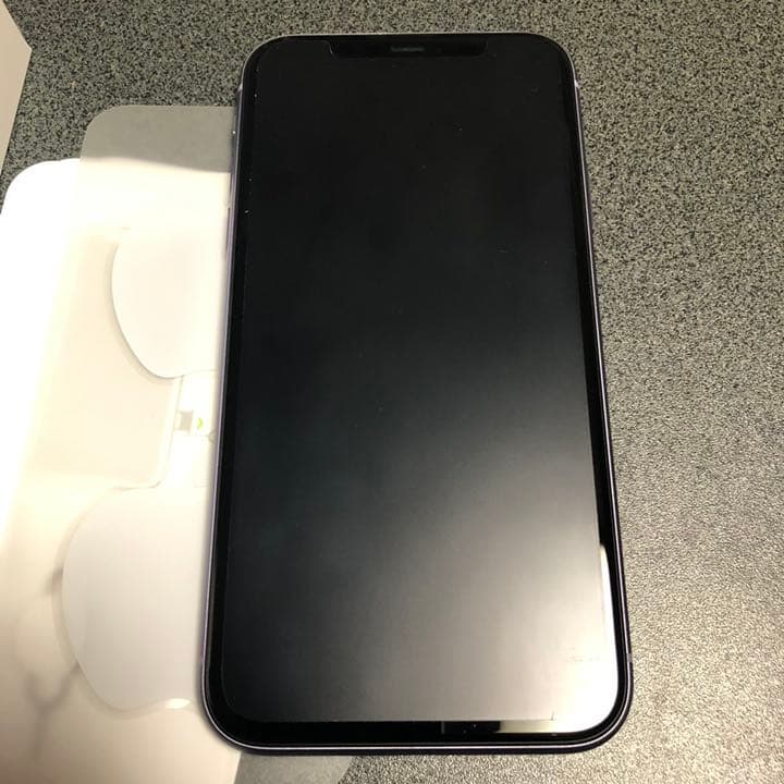 iPhone11本体、付属品あり６４ギガ