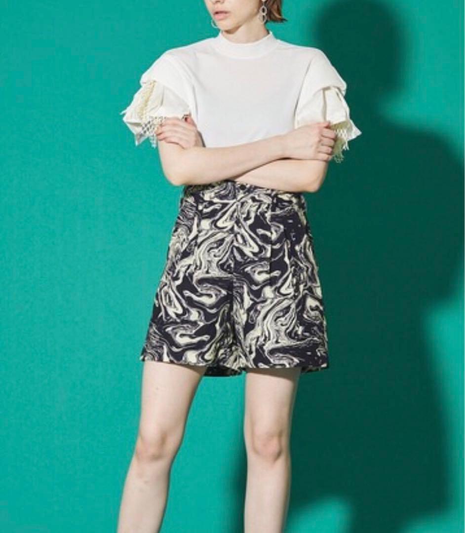 TOGA PULLA toga pulla トーガプルラ　マーブルショートパンツ