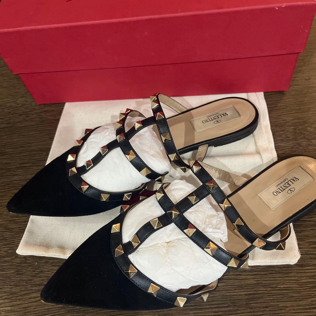 VALENTINO スタッズ付きブラックミュール