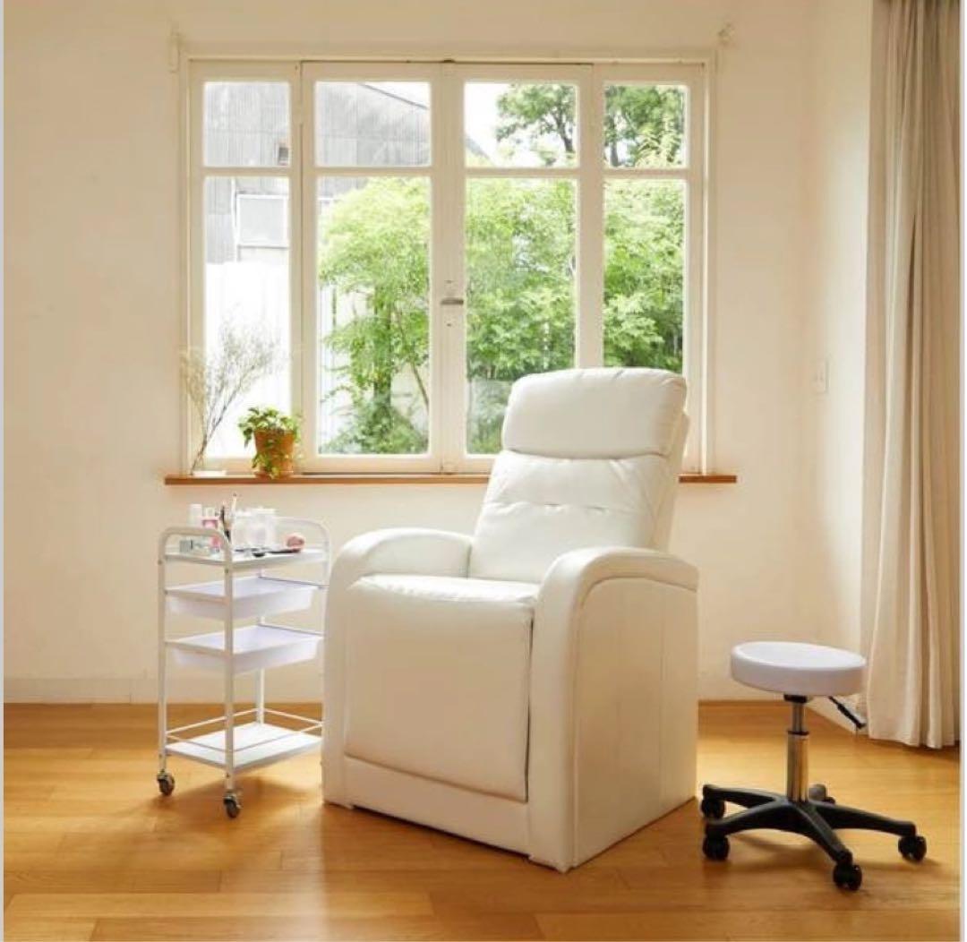 電動施術チェア SISTA-シスタ-ホワイト 【取引成立商品】