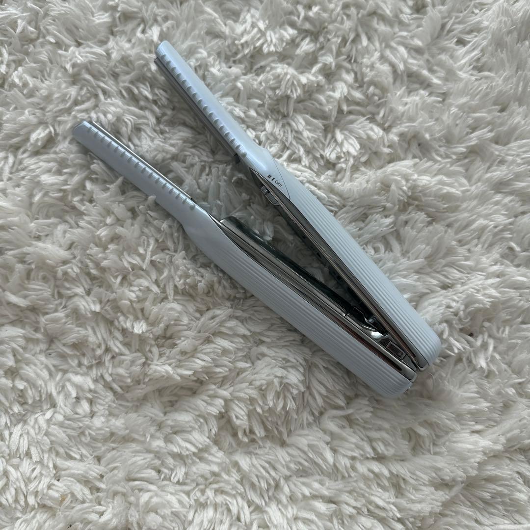 リファ　ストートアイロン　コードレス