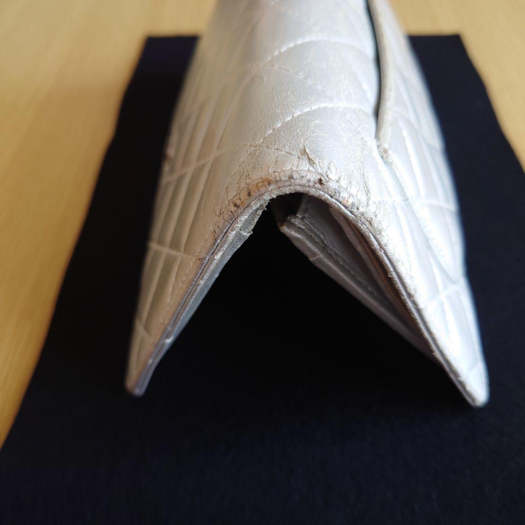 シャネル マトラッセ ラムスキン 長財布 シルバー