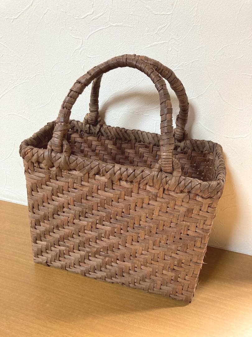 山ぶどう籠バッグ（日本製　国産材　８年物）