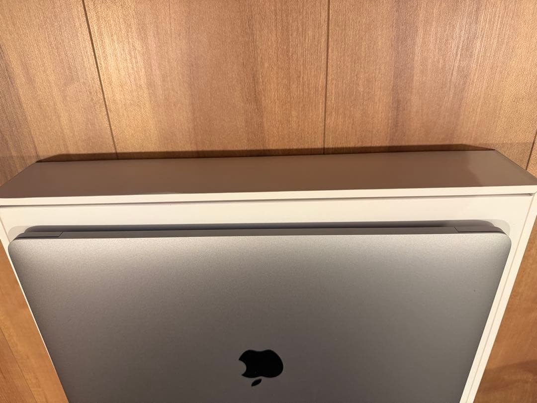 MacBook Pro 13インチ FNEH3J/A 8/256