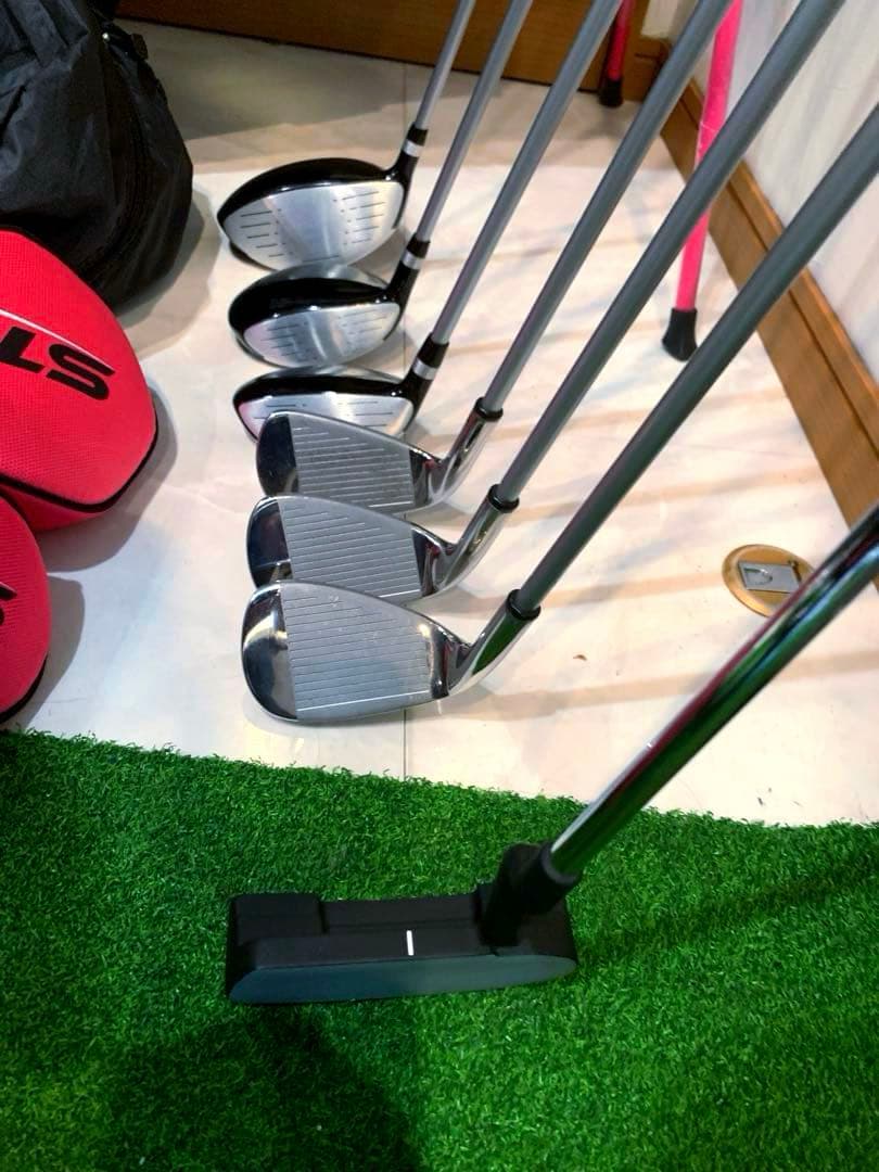 美品　キャロウェイ　ストラータ　レディースゴルフクラブ セット　可愛く優しい