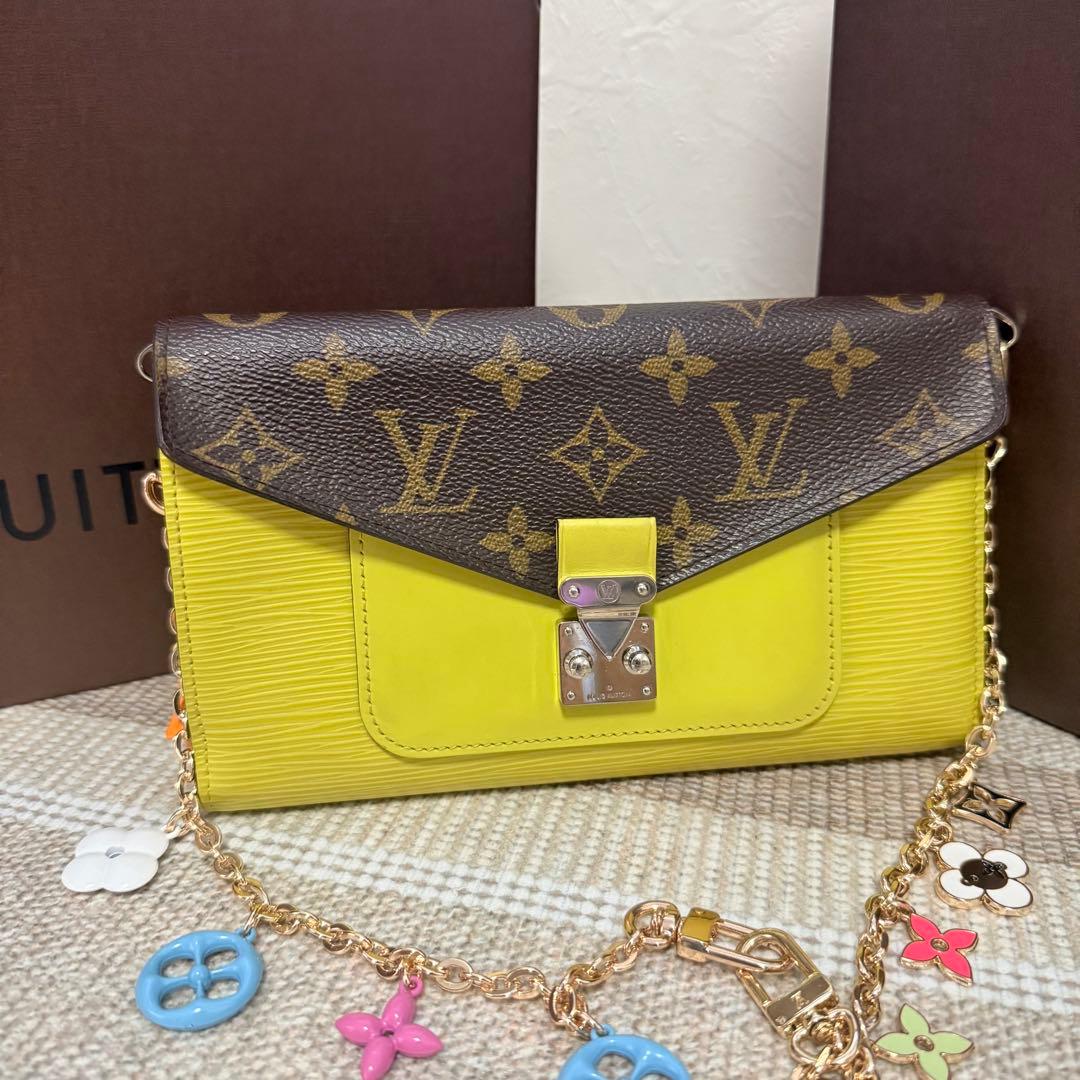 希少　Louis Vuitton モノグラム　エピ長財布