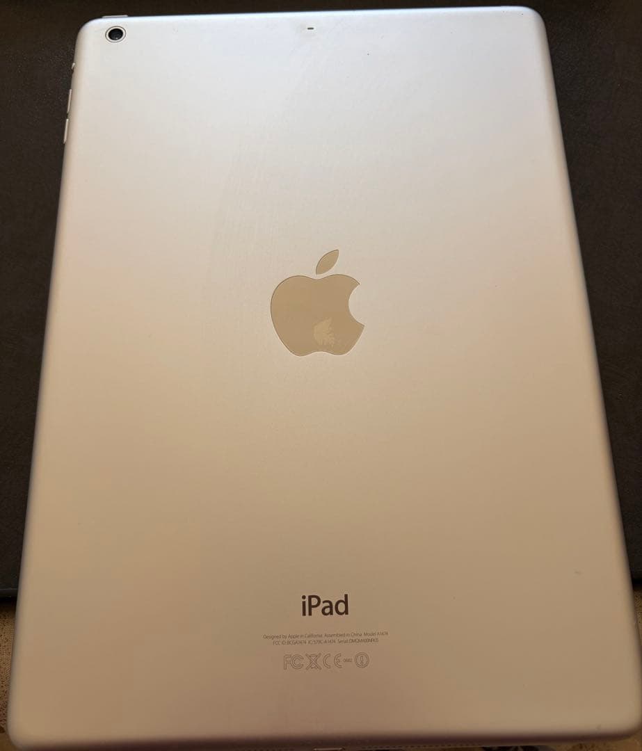 Apple iPad Airシルバー 本体