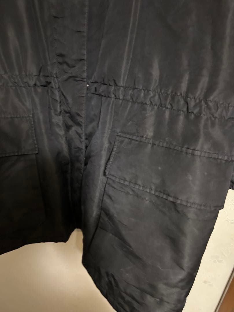 お買い得　PRADA フード付きブラックジャケット　中古