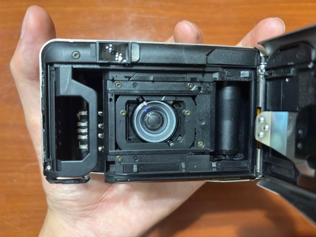 富士フイルム Tiara Zoom 通電確認済み ケース付 美品 フィルムカメラ