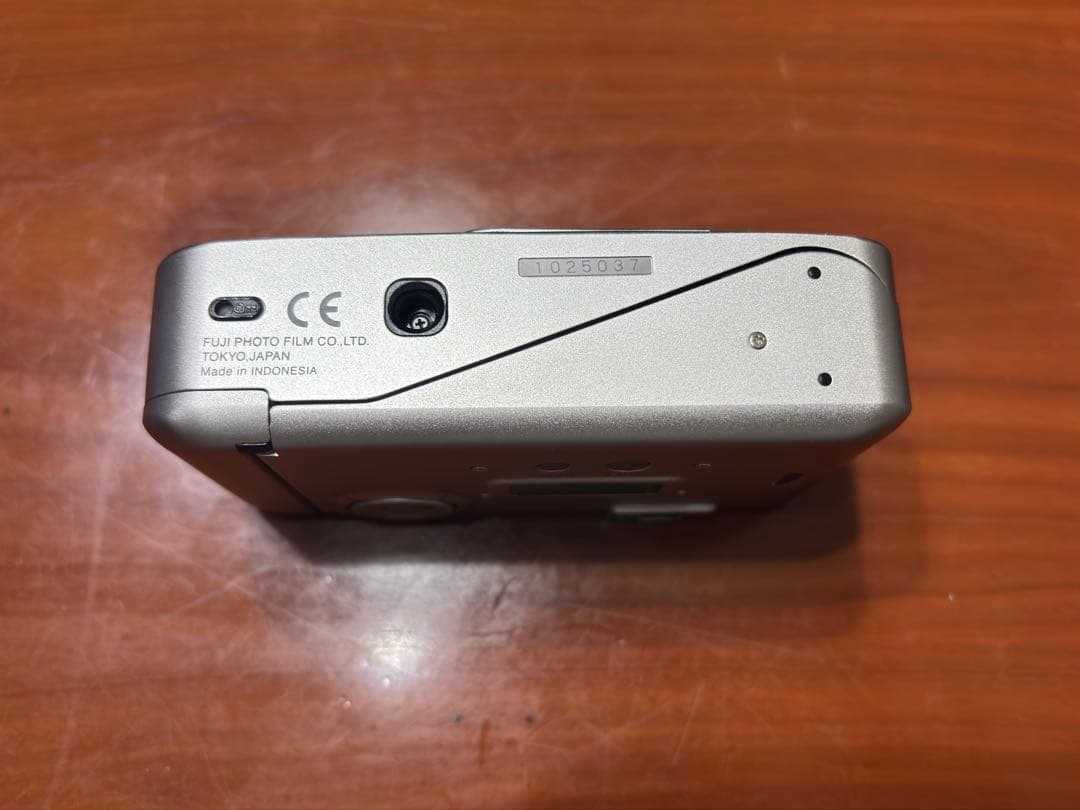 富士フイルム Tiara Zoom 通電確認済み ケース付 美品 フィルムカメラ