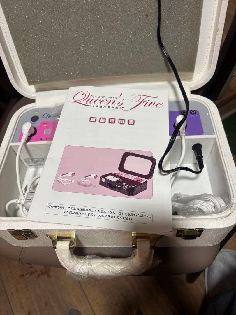 Queen’s Five 美顔器 超音波 イオン導入 ケース付き