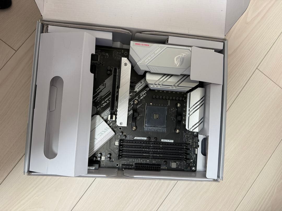 マザーボード ROG AMD B550-A GAMING