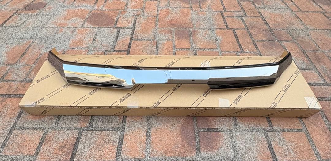 30系 ヴェルファイア 前期 純正 ボンネットモール（スモークメッキ）