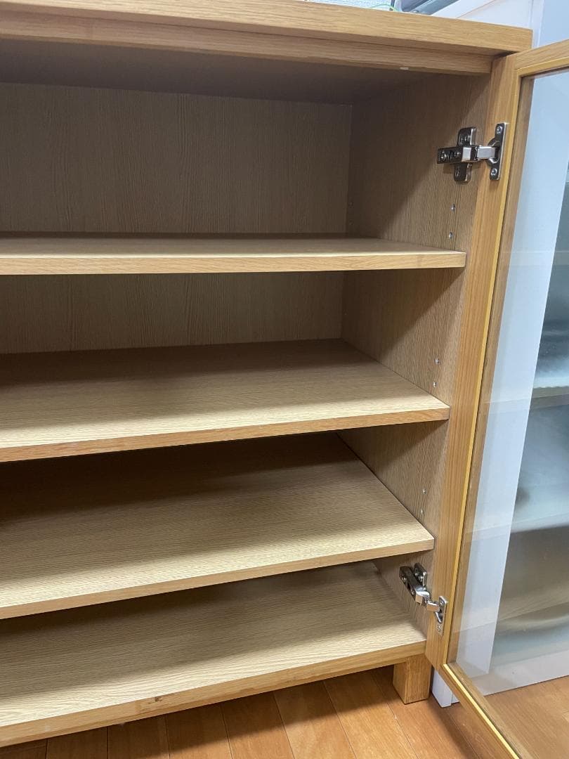 木製キャビネット　ガラス扉　オーク材突板