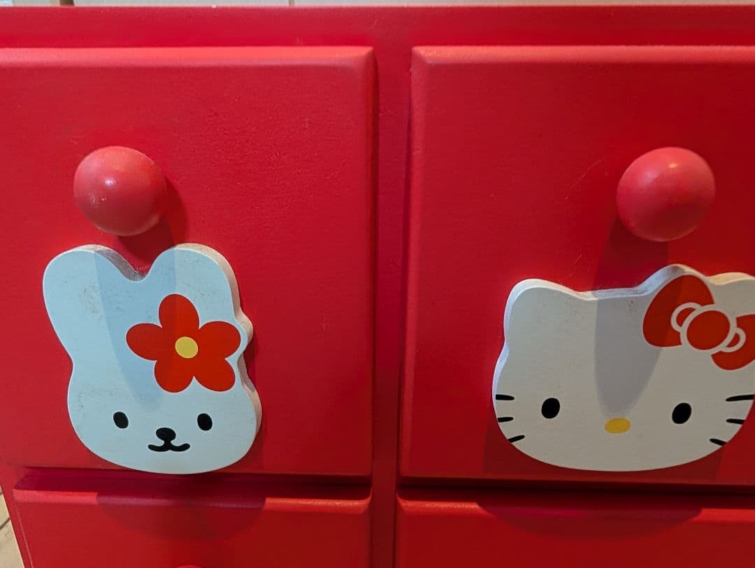 d*3様 【激レア商品】HELLO KITTY 赤シリーズ木製チェスト