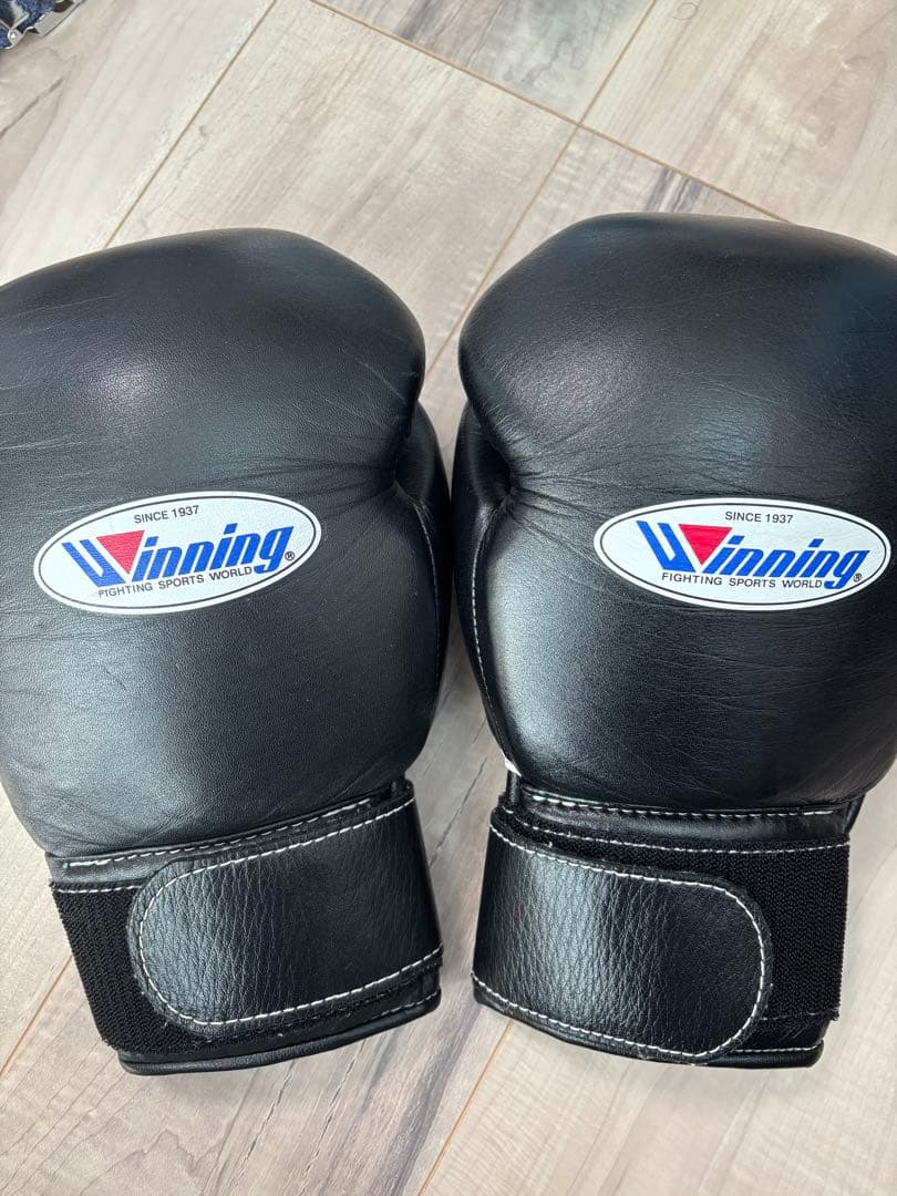 winningボクシンググローブ　10オンス　黒