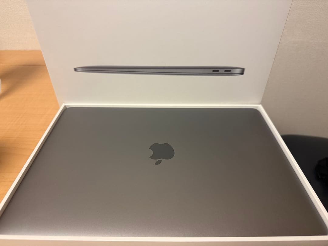 バッテリー最大容量96%MacBookAir M1 2020 8GB/258GB
