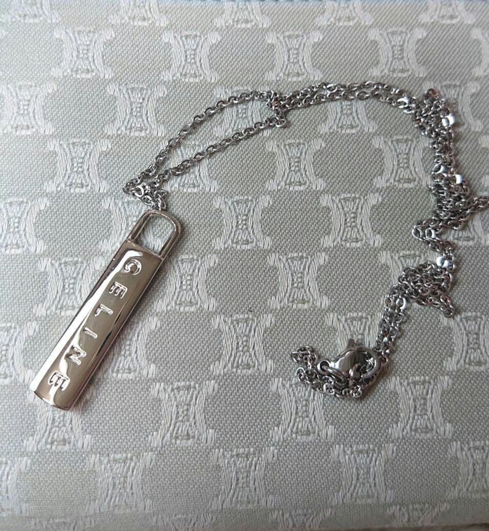 【正規 未使用】CELINE ロゴ刻印 銀色シルバーチャーム/ネックレスチェーン