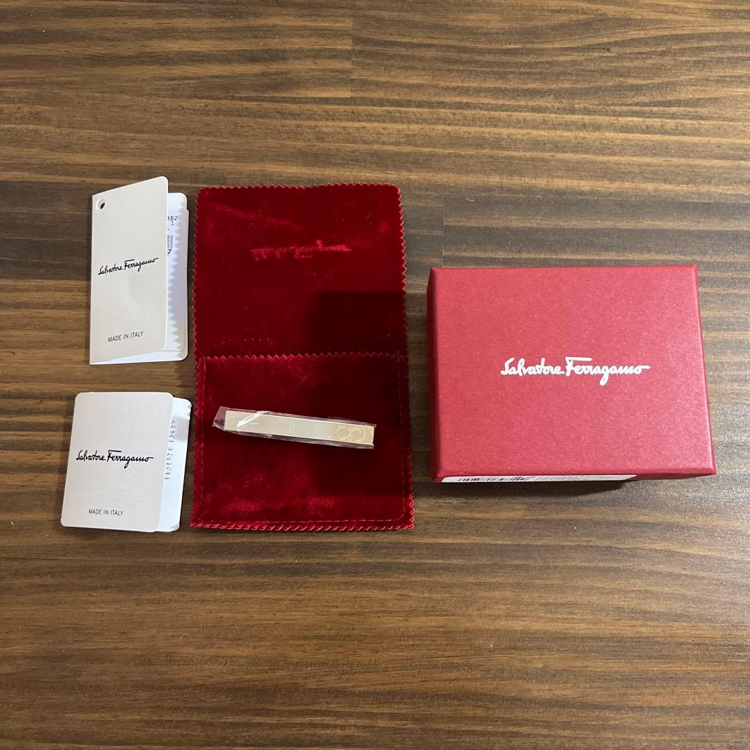 【新品未使用】フェラガモ　シルバー ネクタイピン