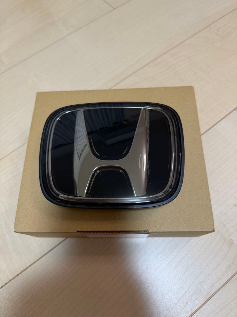 ホンダ フィット グリルエンブレム