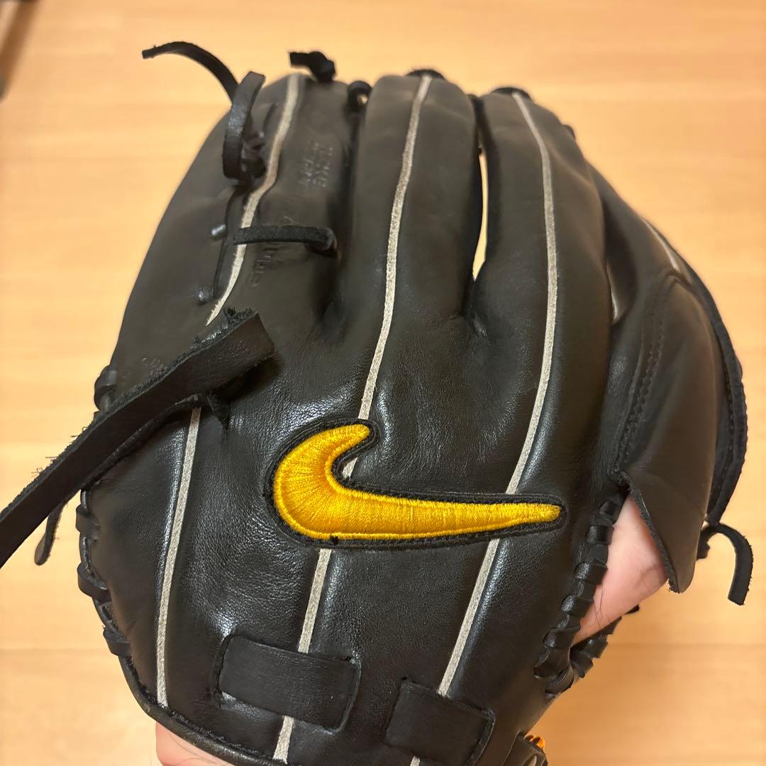 Nike ブラック 軟式グローブ ダルビッシュモデル