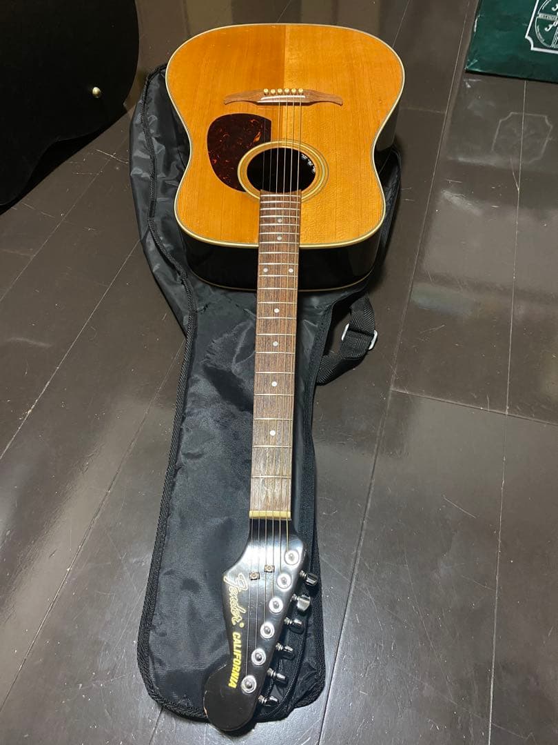 アコースティックギター　fender