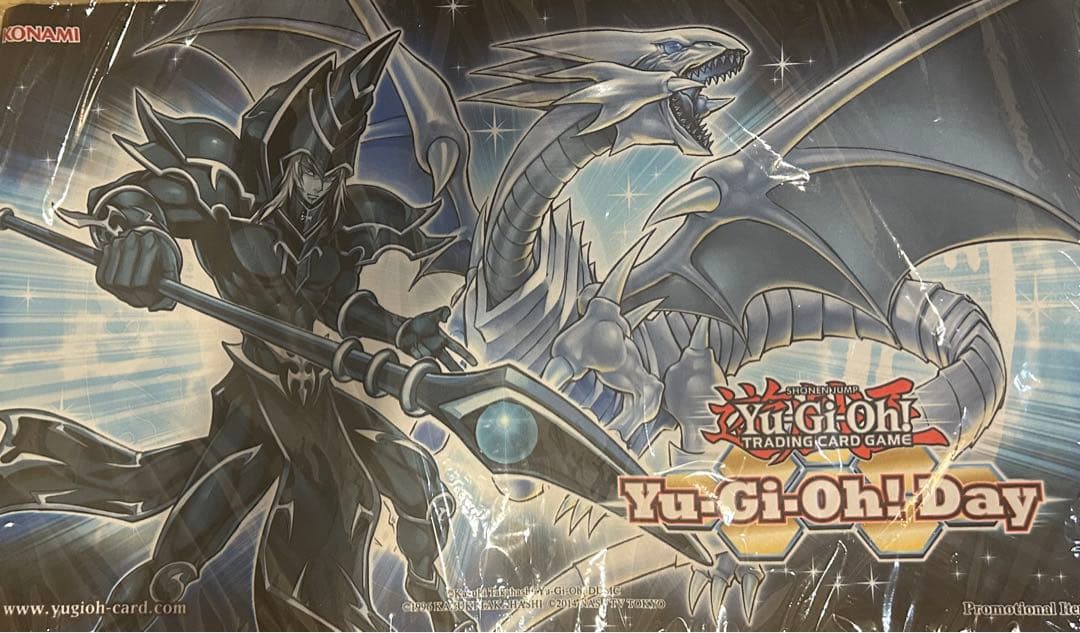 遊戯王 ブラックマジシャン 青眼の白龍 Yu-Gi-Oh Day プレイマット