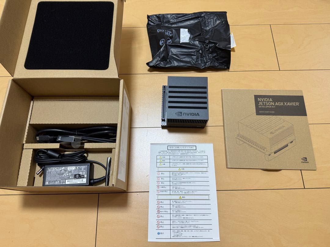 NVIDIA Jetson AGX Xavier 開発者キット (32GB)