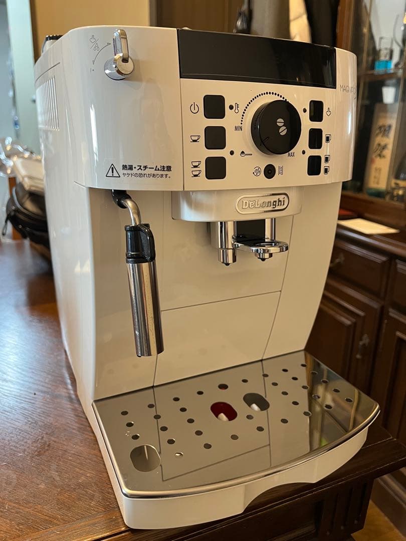 美品箱有　De'Longhi マグニフィカS ECAM22112w