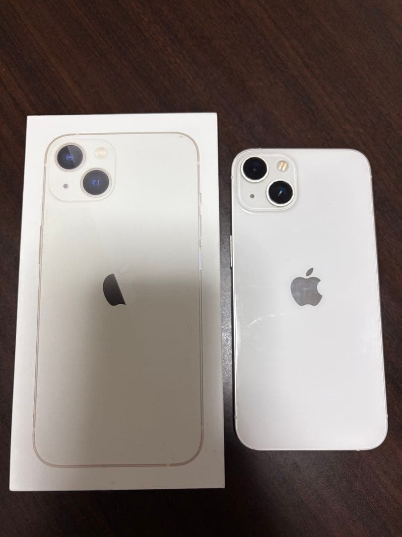 ま*ぬ様 iPhone 13 スターライト256GB（SIMフリー・残債なし）