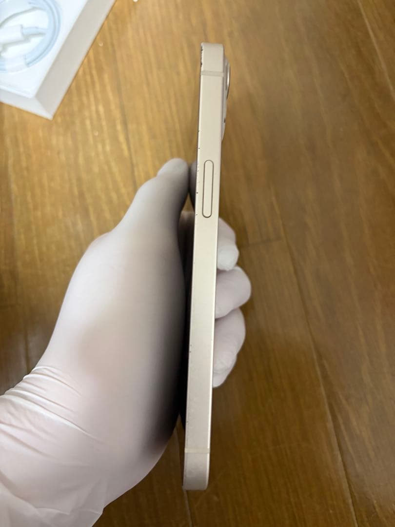 ま*ぬ様 iPhone 13 スターライト256GB（SIMフリー・残債なし）