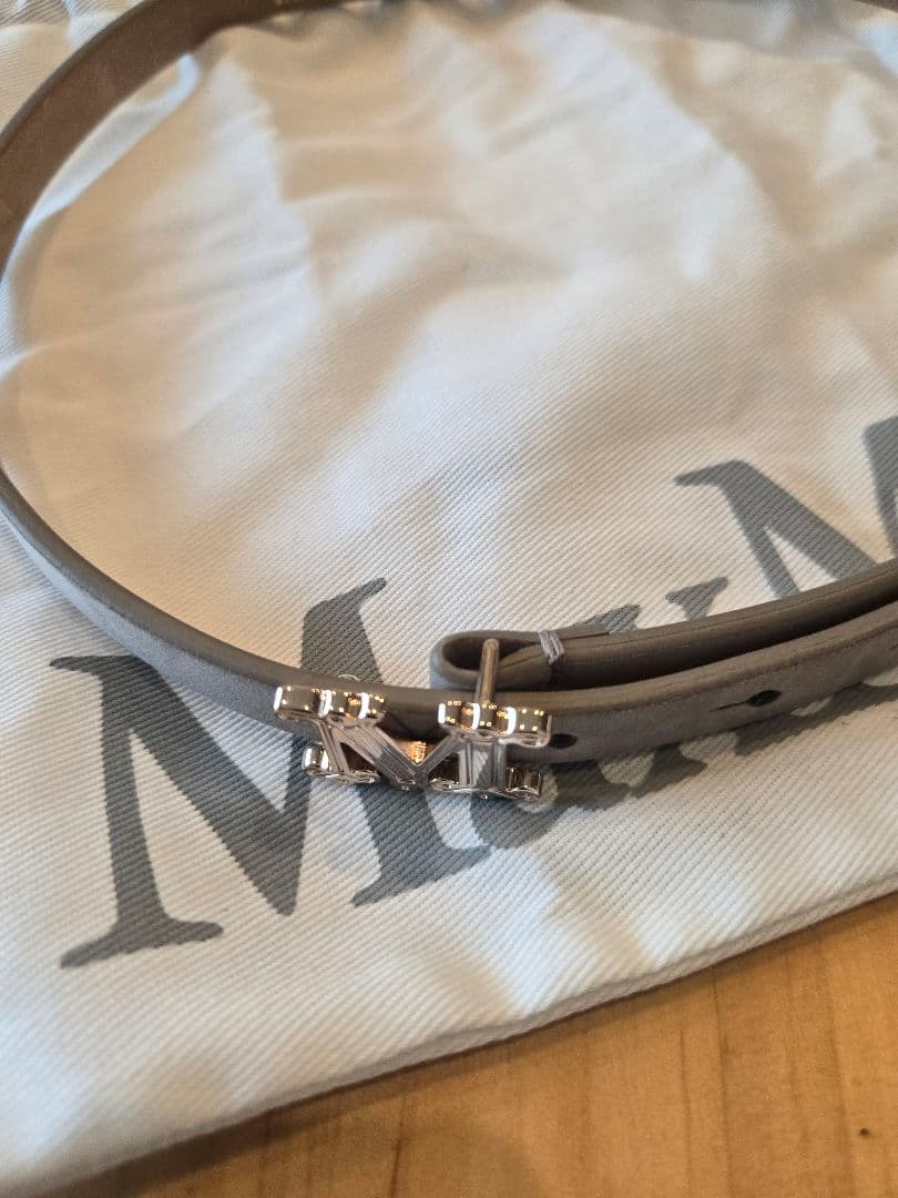 極美品　MaxMara グレー レザー ベルト S