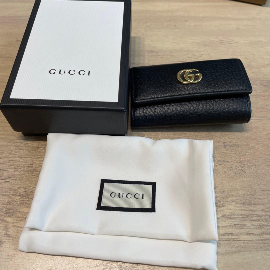 GUCCI ブラックレザー キーケース