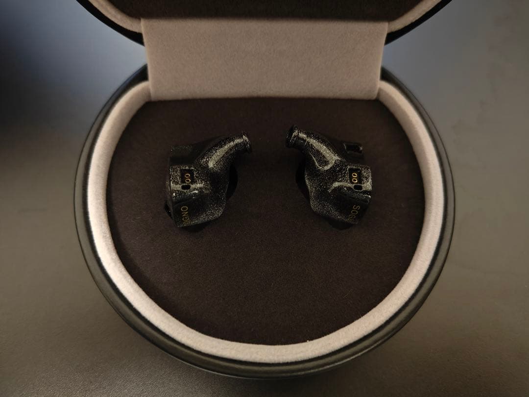 IOAUDIO SOGNO 2DD+6BA イヤホン