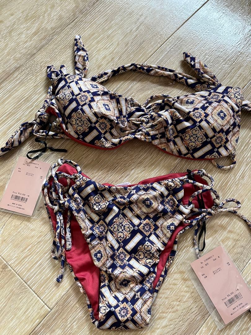 新品　エイミーイストワール　タイル柄　ビキニセット